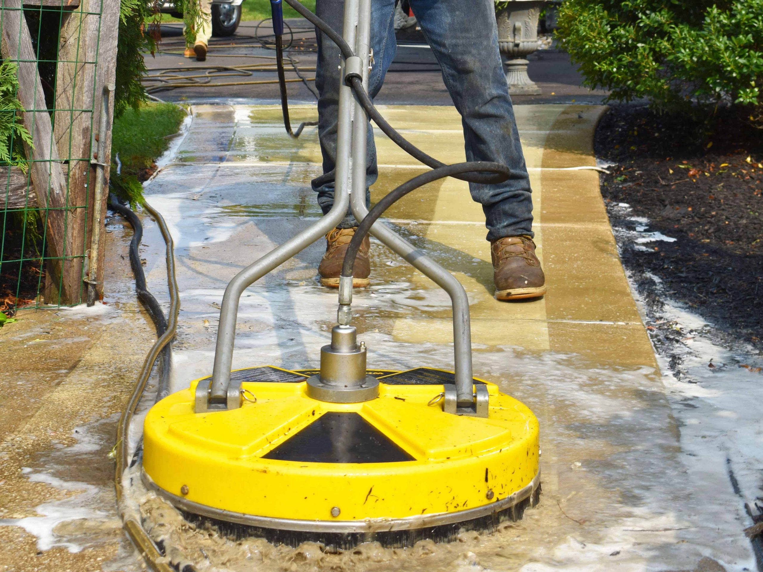 pavement pressure washing