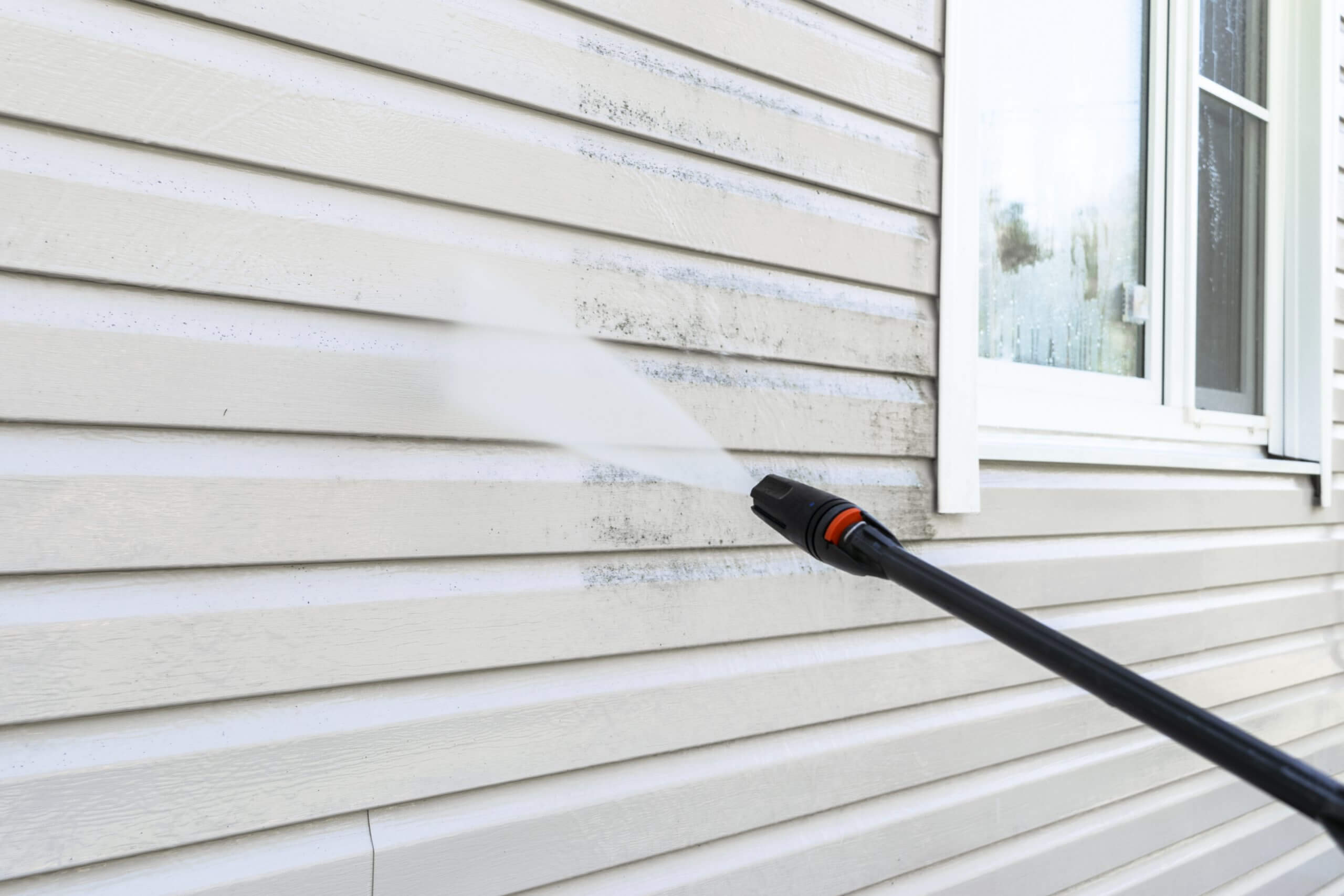 soft washing a siding
